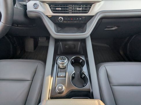 New 2026 Ford Explorer Active w/ Active Comfort Package image 21