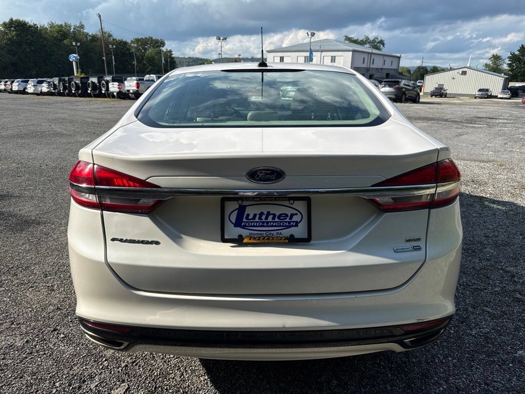 Used 2017 Ford Fusion SE AWD/4WD image 6