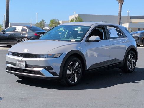 Used 2025 Hyundai Ioniq 5 SE RWD image 5