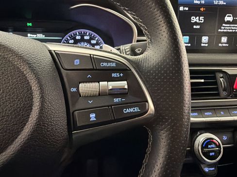 Used 2021 Genesis G70 2.0T RWD image 19