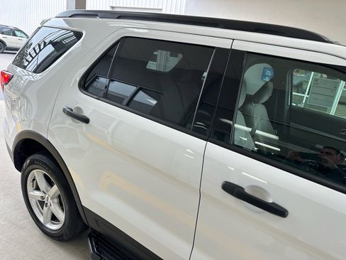 Certified 2019 Ford Explorer FWD image 10