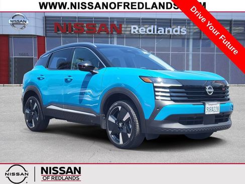 Used 2025 Nissan Kicks SR FWD image 1