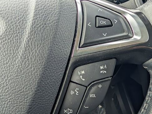 Used 2024 Ford Edge Titanium image 17