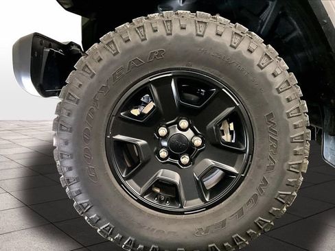 Used 2021 Jeep Gladiator Mojave w/ Cold Weather Group AWD/4WD image 8