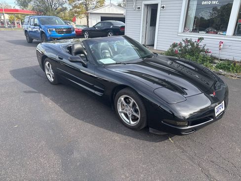 Used 2004 Chevrolet Corvette Convertible w/ Preferred Equipment Group RWD image 1