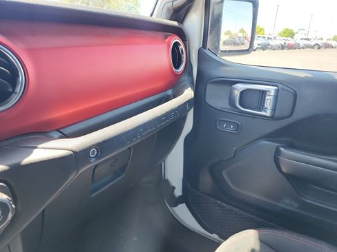 Used 2021 Jeep Wrangler Rubicon AWD/4WD image 29
