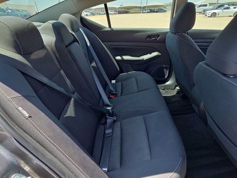 Used 2025 Nissan Altima 2.5 SV FWD image 17