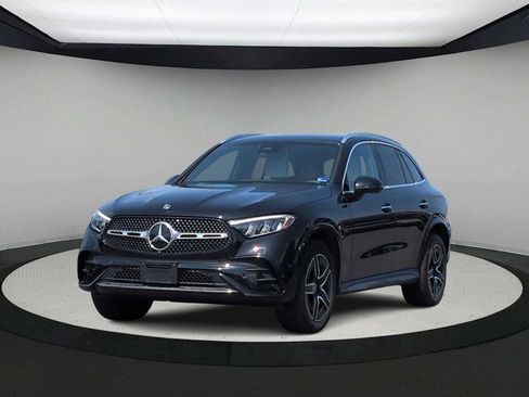 Used 2024 Mercedes-Benz GLC 300 4MATIC image 4