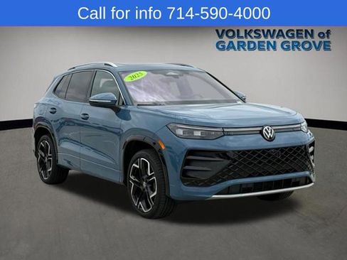 Used 2025 Volkswagen Tiguan SEL R-Line AWD/4WD image 2
