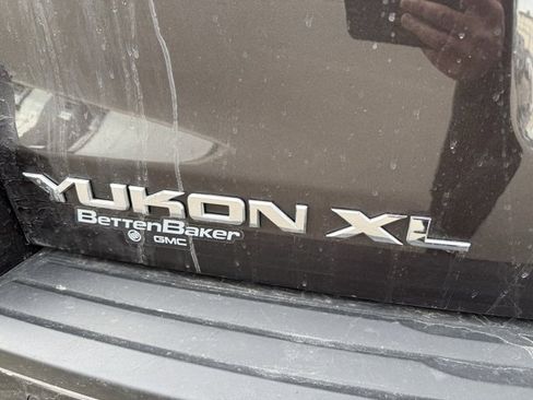 Used 2017 GMC Yukon XL SLT w/ Open Road Package image 6