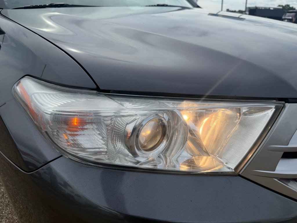 Used 2012 Toyota Highlander Limited w/ Tow Pkg AWD/4WD image 33