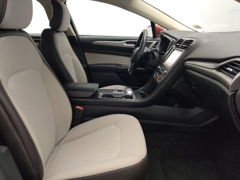 Used 2019 Ford Fusion SE w/ Equipment Group 151A FWD image 21