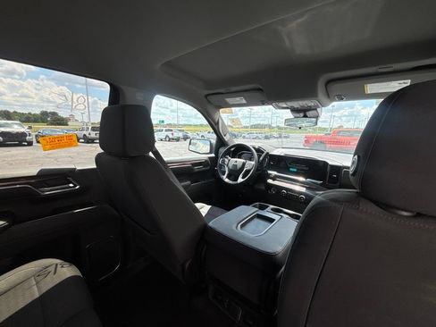 Used 2023 Chevrolet Silverado 1500 LT AWD/4WD image 28
