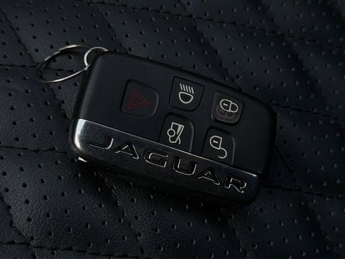 Used 2016 Jaguar XJ L Portfolio RWD image 33