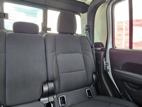 Used 2023 Jeep Gladiator Sport AWD/4WD image 27