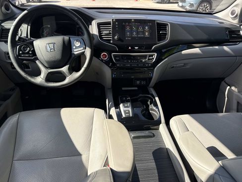Used 2019 Honda Pilot Elite image 2