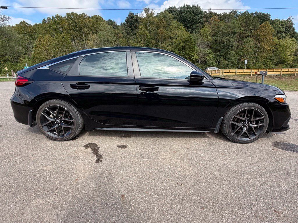 Used 2024 Honda Civic Sport Touring image 3