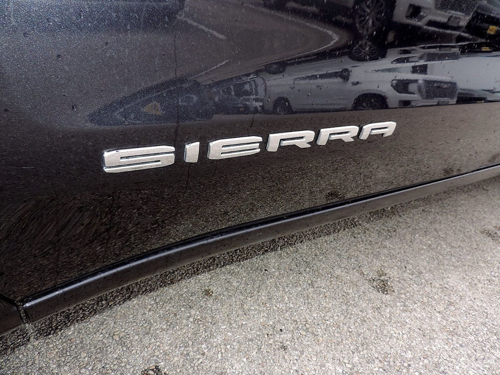 Used 2025 GMC Sierra 1500 SLT RWD image 12