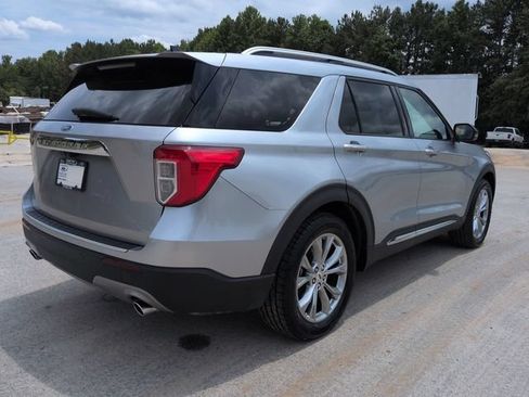 Certified 2022 Ford Explorer Limited w/ Equipment Group 301A RWD image 4