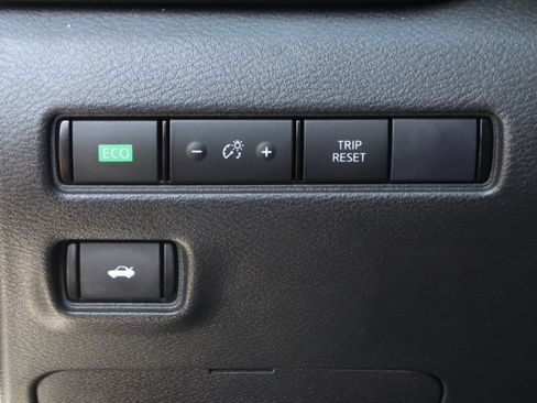Used 2023 Nissan Sentra SV FWD image 19