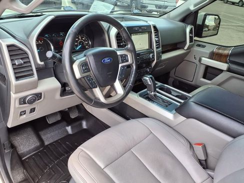 Used 2019 Ford F150 Lariat image 24
