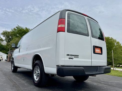 Used 2014 Chevrolet Express 2500 RWD image 6