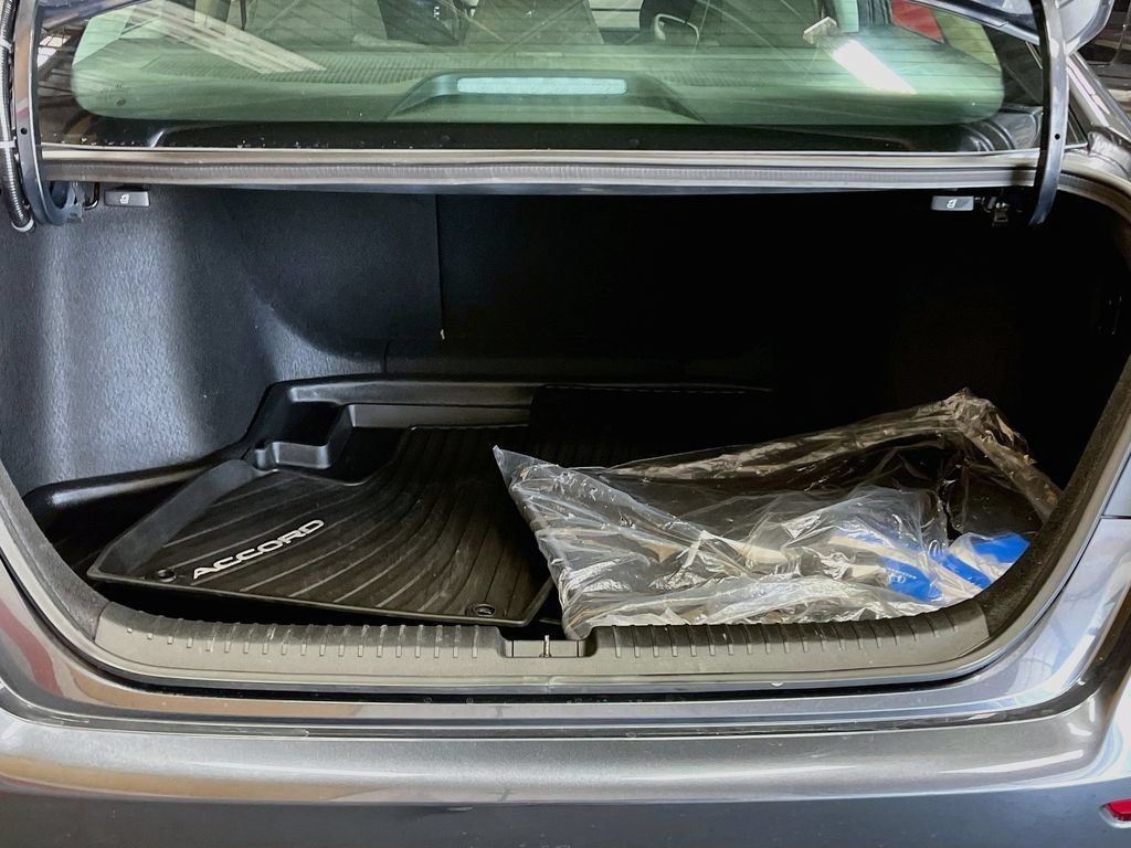 Used 2025 Honda Accord SE image 25
