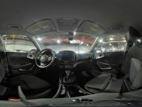 Used 2025 Kia Soul LX w/ LX Technology Package FWD image 37