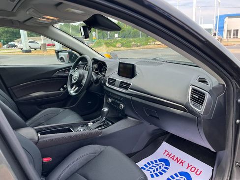 Used 2018 MAZDA MAZDA3 Grand Touring w/ Premium Equipment Package image 11