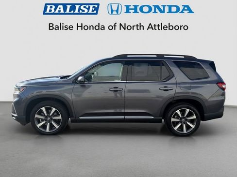 Used 2023 Honda Pilot Touring image 2