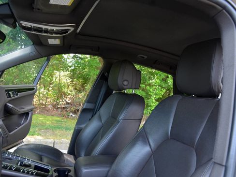 Used 2016 Porsche Macan S image 20