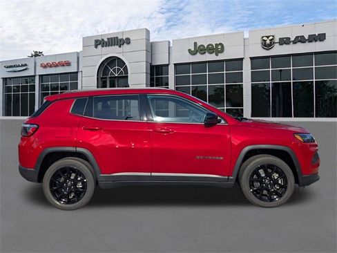 New 2026 Jeep Compass Latitude image 2