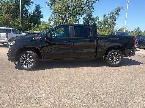Used 2023 Chevrolet Silverado 1500 RST w/ Z71 Off-Road Package AWD/4WD image 2