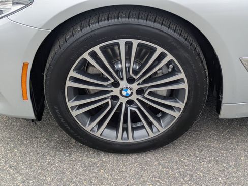 Used 2019 BMW 530i image 11