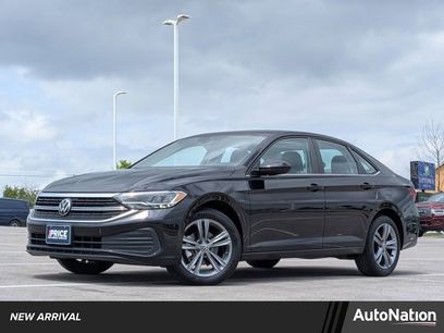 Used 2023 Volkswagen Jetta SE w/ Panoramic Sunroof Package