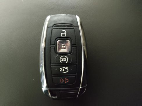 Used 2018 Lincoln MKX Reserve image 32