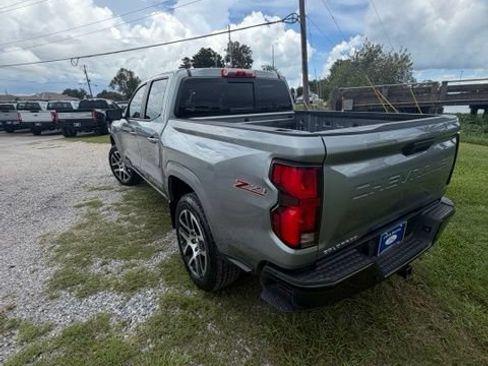 Used 2024 Chevrolet Colorado Z71 w/ Z71 Convenience Package 2 AWD/4WD image 3