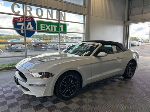 Used 2023 Ford Mustang Premium image 3
