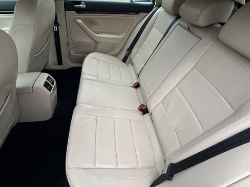 Used 2014 Volkswagen Jetta TDI FWD image 35