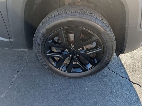 Used 2017 Jeep Renegade Altitude image 34