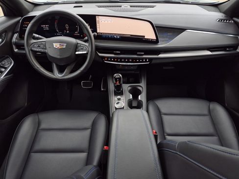 Used 2024 Cadillac XT4 Sport w/ LPO, Floor Liner Package FWD image 21