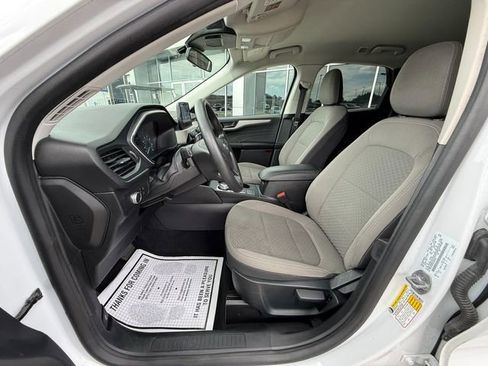 Used 2022 Ford Escape SE image 17