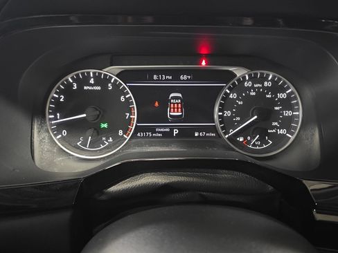 Used 2025 Nissan Pathfinder SV FWD image 19