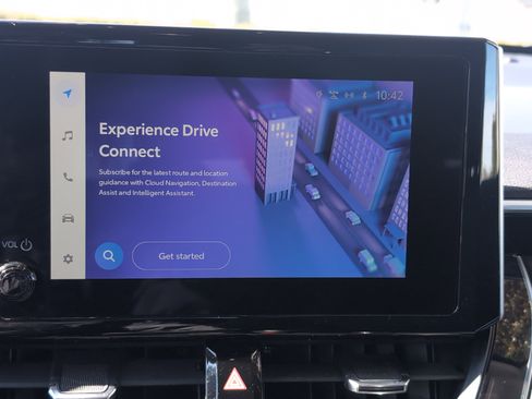 Certified 2024 Toyota Corolla Cross XLE image 24