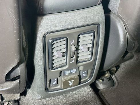 Used 2022 Dodge Durango R/T w/ Blacktop Package AWD/4WD image 29