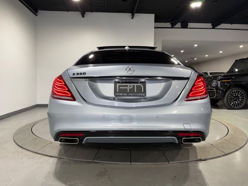 Used 2017 Mercedes-Benz S 550 Sedan w/ Sport Package w/ Sport Package image 17