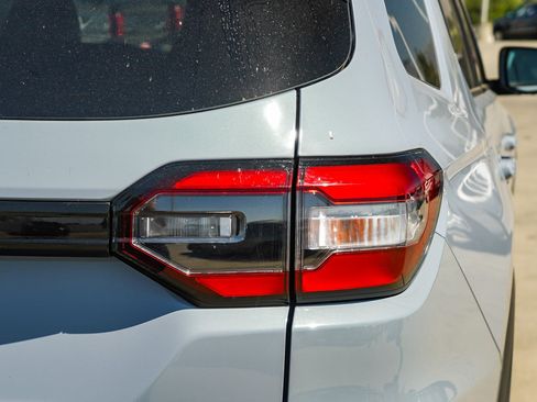 Used 2025 Honda Pilot Black Edition image 9