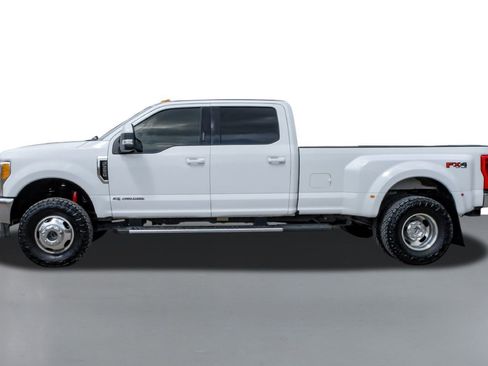 Used 2017 Ford F350 Lariat w/ Lariat Value Package image 9