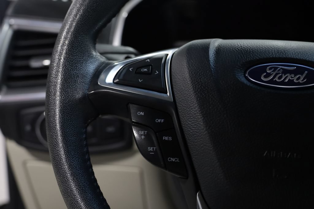 Used 2018 Ford Edge Titanium w/ Technology Package FWD image 25