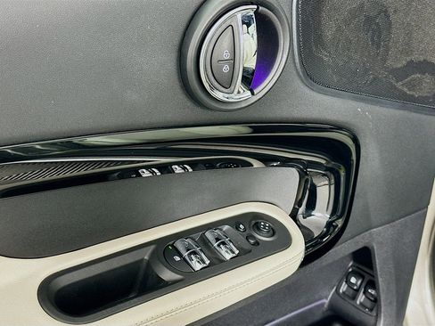 Used 2018 MINI Cooper Countryman SE w/ Premium Package image 18